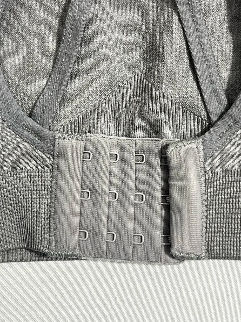 SOMA Sport Seamless Strappy Back Bra - Medium - Gray